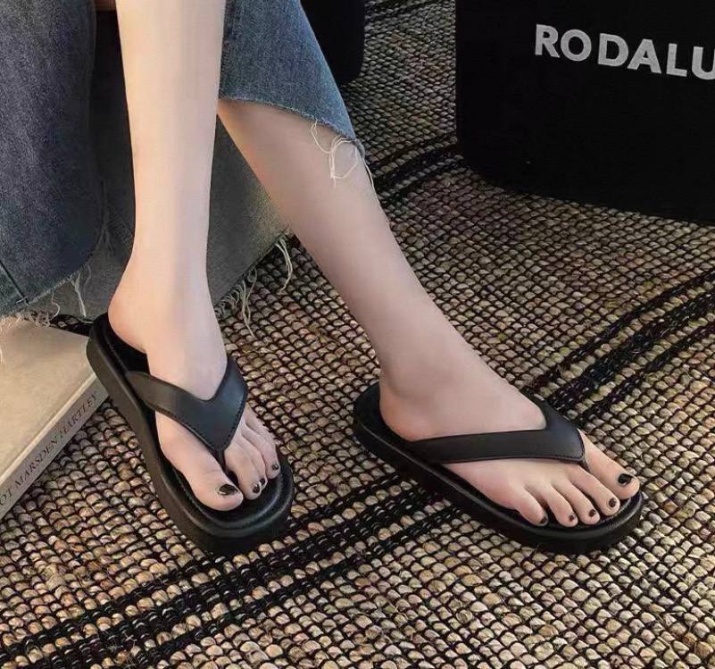 Girls Stylish Slippers Black-code:11